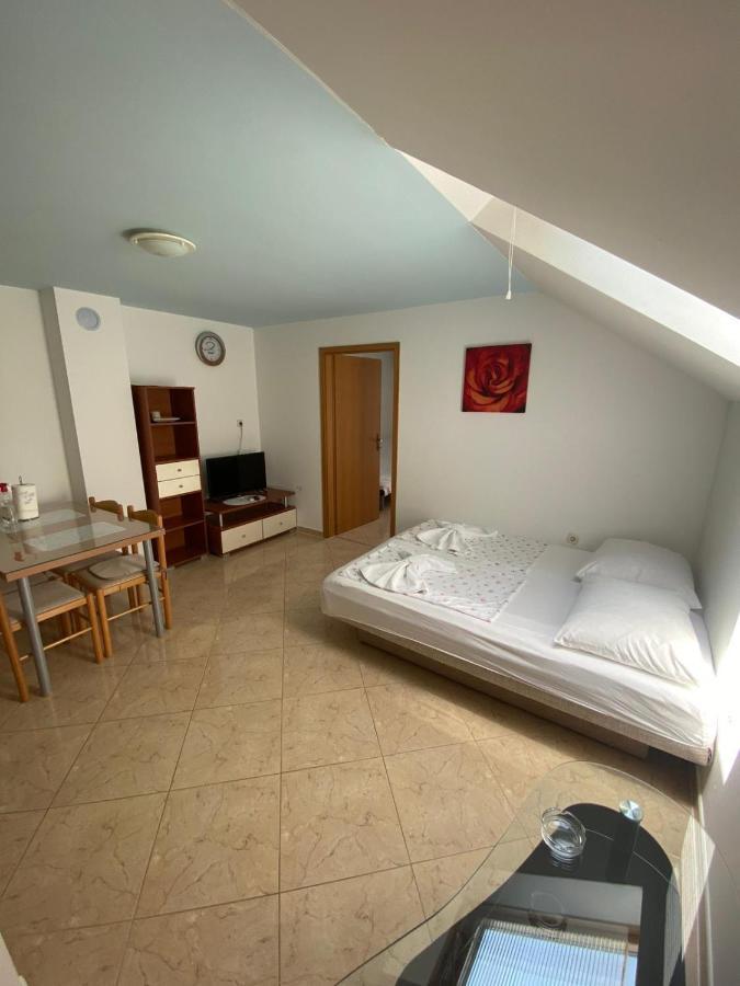 Apartments Mara Оребич Екстер'єр фото