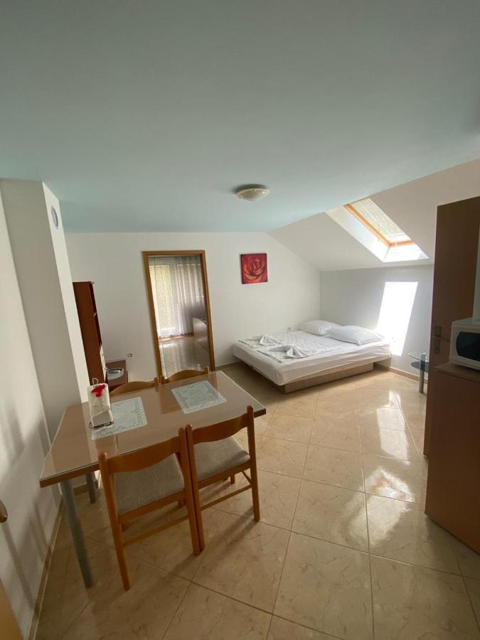 Apartments Mara Оребич Екстер'єр фото