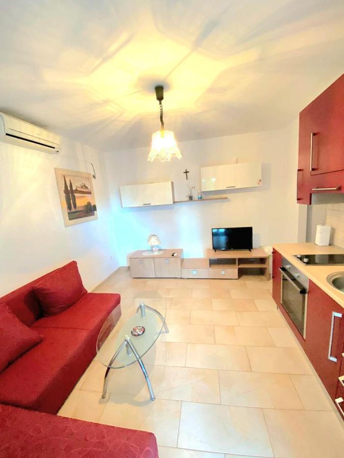 Apartments Mara Оребич Екстер'єр фото