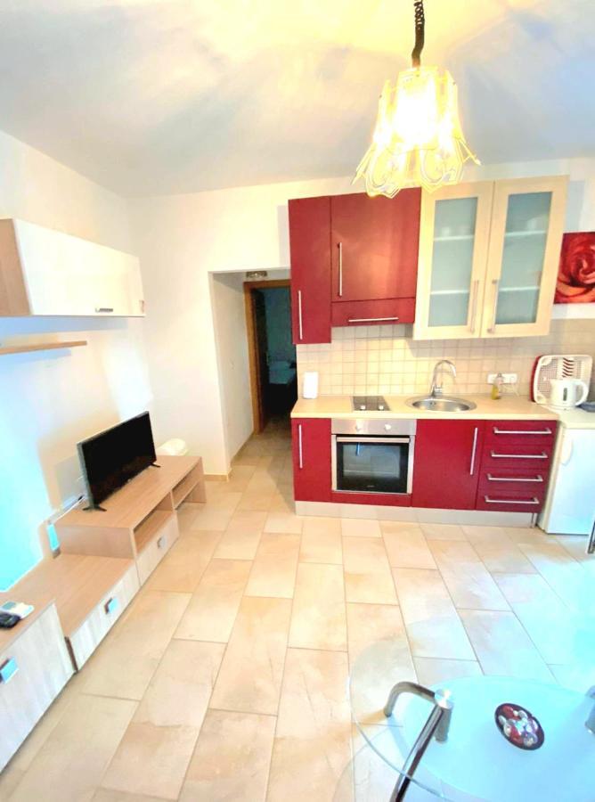 Apartments Mara Оребич Екстер'єр фото